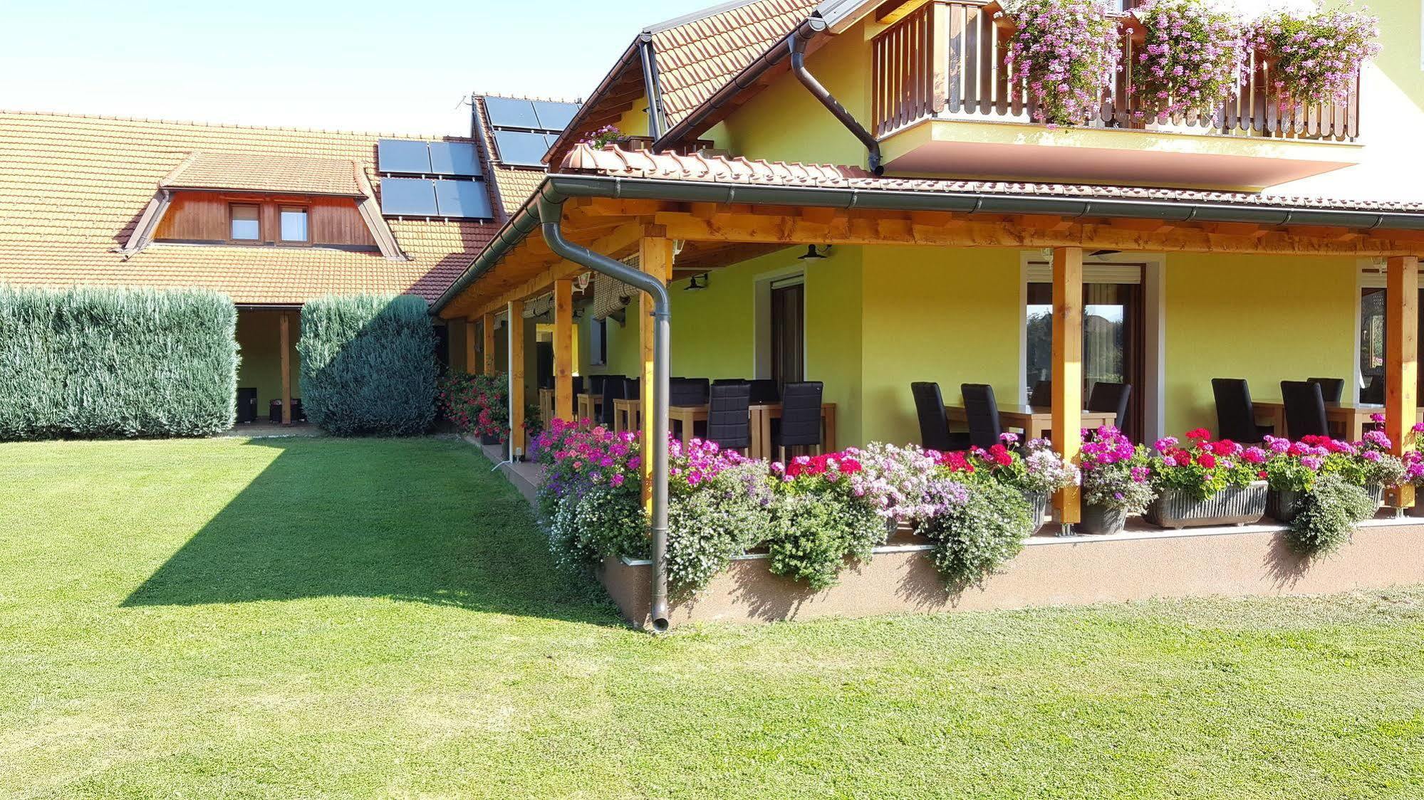 Hotel House Tina Grabovac  Exterior foto
